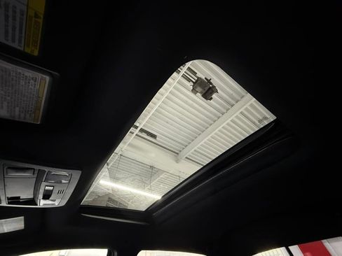 Used 2018 Toyota Tacoma TRD Sport image 38