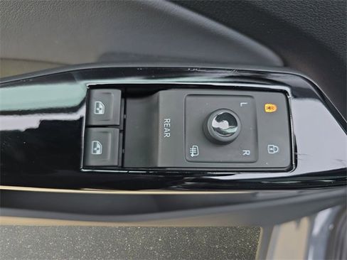 Used 2023 Volkswagen ID.4 Pro S image 31