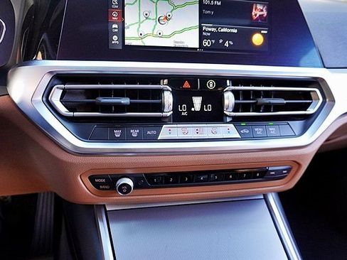 Used 2022 BMW 330i Sedan w/ Driving Assistance Package image 29