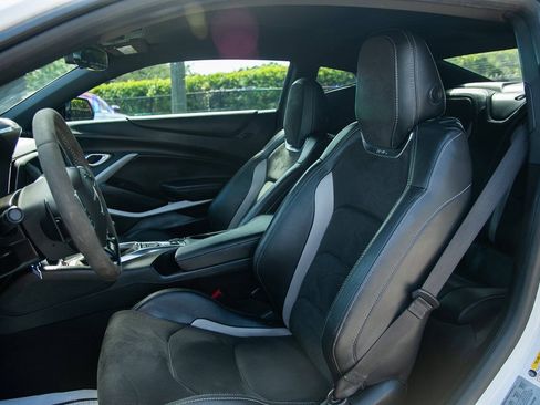 Used 2018 Chevrolet Camaro SS RWD image 17