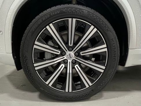 Used 2024 Volvo XC90 B5 Plus w/ Protection Package Premier image 16