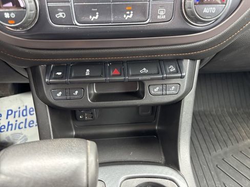 Used 2021 GMC Canyon AT4 image 33