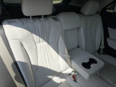 Used 2024 Buick Envision Avenir image 30