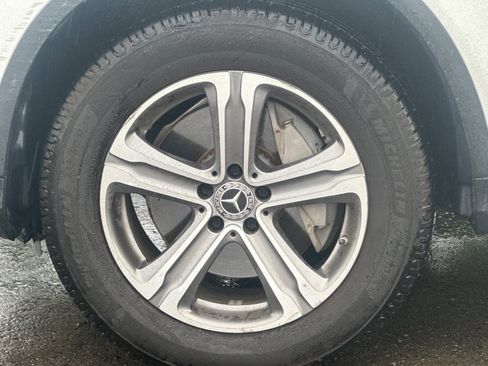 Used 2019 Mercedes-Benz GLC 300 4MATIC image 46