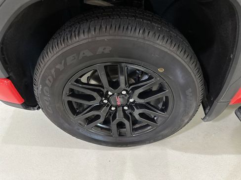 Used 2023 GMC Sierra 1500 Elevation image 11