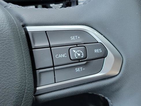 Used 2023 Jeep Compass Latitude w/ Convenience Group AWD/4WD image 23