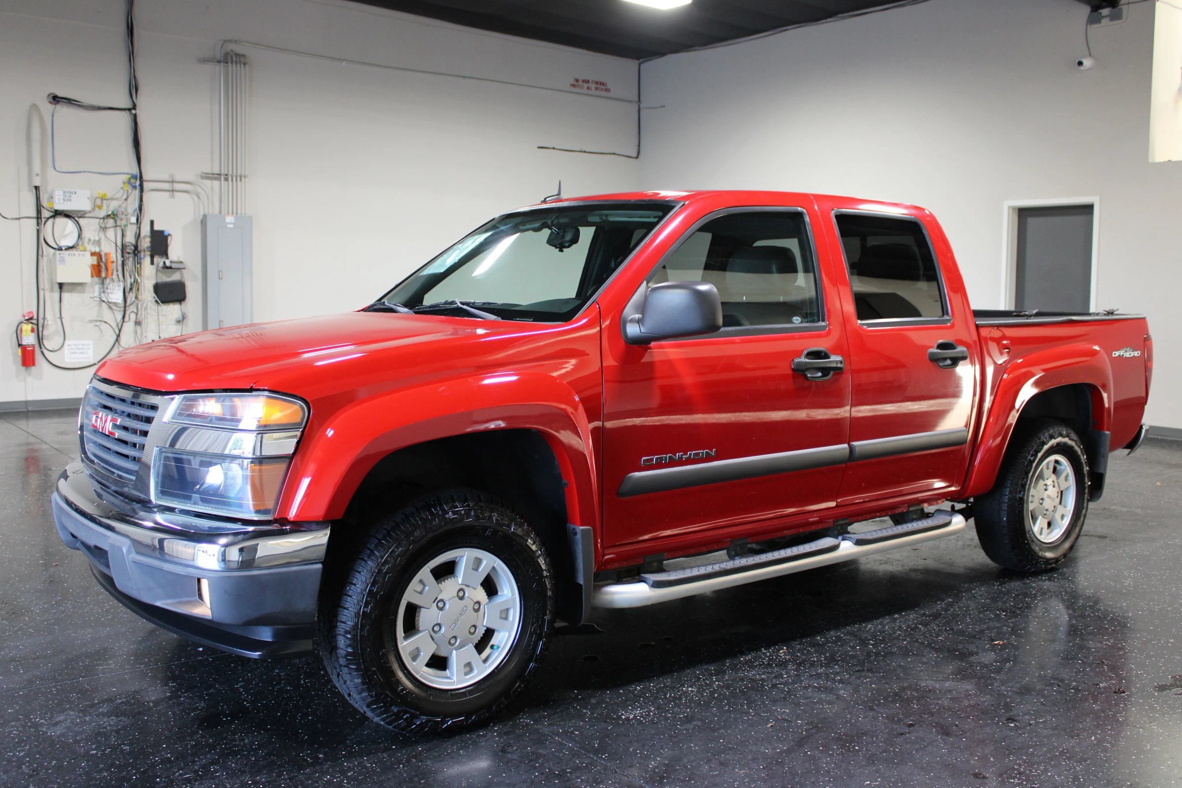 Used 2005 GMC Canyon SLE w/ Safe And Sound Package RWD image 7