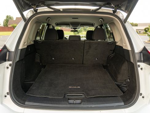 Used 2024 Nissan Rogue SV FWD image 15
