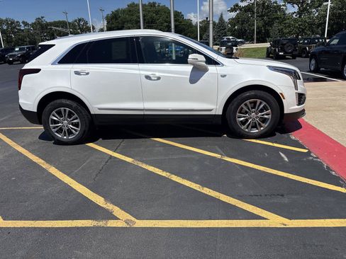 Used 2022 Cadillac XT5 Premium Luxury w/ Technology Package AWD/4WD image 4