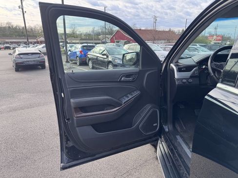 Used 2017 GMC Yukon SLT image 10