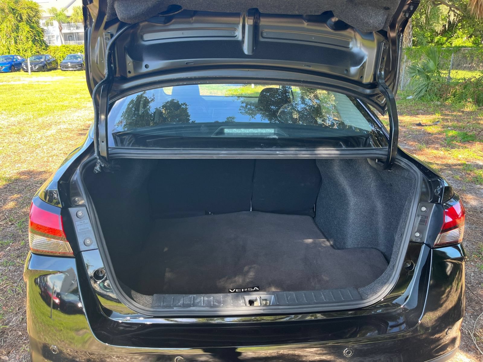 Used 2025 Nissan Versa SV FWD image 28