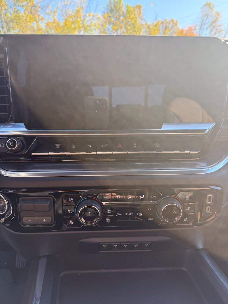 Used 2025 Chevrolet Silverado 2500 High Country w/ High Country Premium Package AWD/4WD image 12
