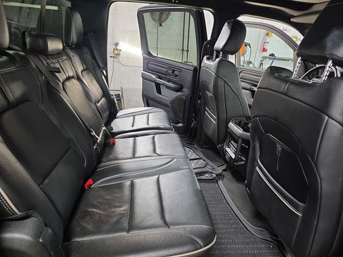 Used 2023 RAM 1500 Limited AWD/4WD image 11