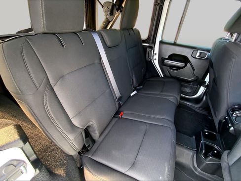 Used 2022 Jeep Wrangler Unlimited Sport AWD/4WD image 17