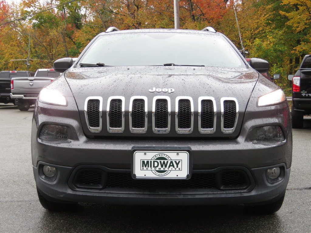 Used 2016 Jeep Cherokee Latitude AWD/4WD image 2