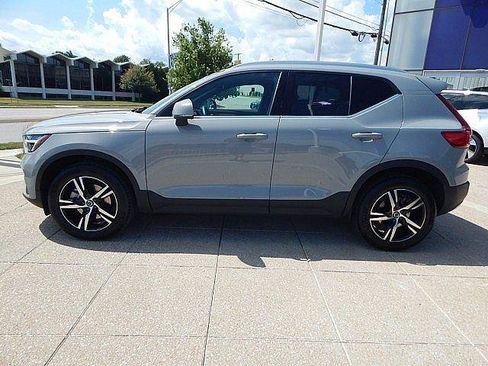 Used 2025 Volvo XC40 B5 Core AWD/4WD image 11