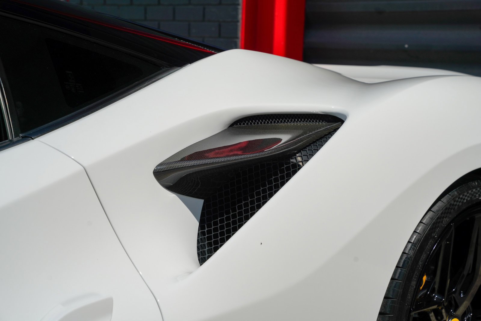 Used 2020 Ferrari F8 Tributo RWD image 21