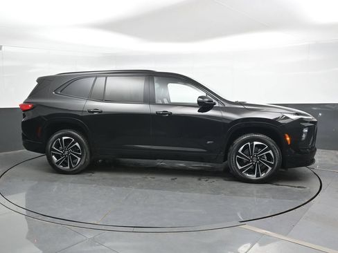 Used 2025 Buick Enclave Sport Touring AWD/4WD image 3