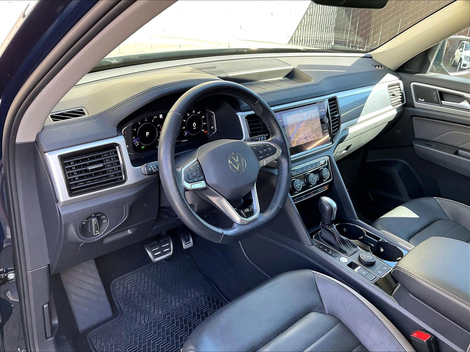 Certified 2022 Volkswagen Atlas SEL Premium AWD/4WD image 13