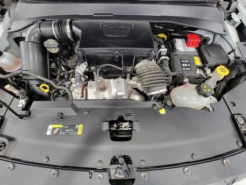 Used 2025 Jeep Compass Trailhawk AWD/4WD image 8