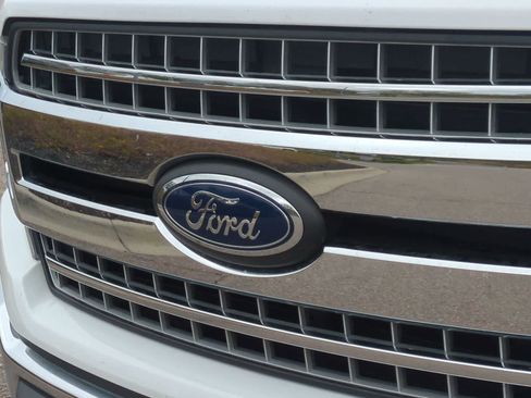 Used 2019 Ford F150 XLT w/ Equipment Group 302A Luxury RWD image 12