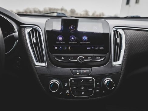 Used 2020 Chevrolet Malibu LT image 4