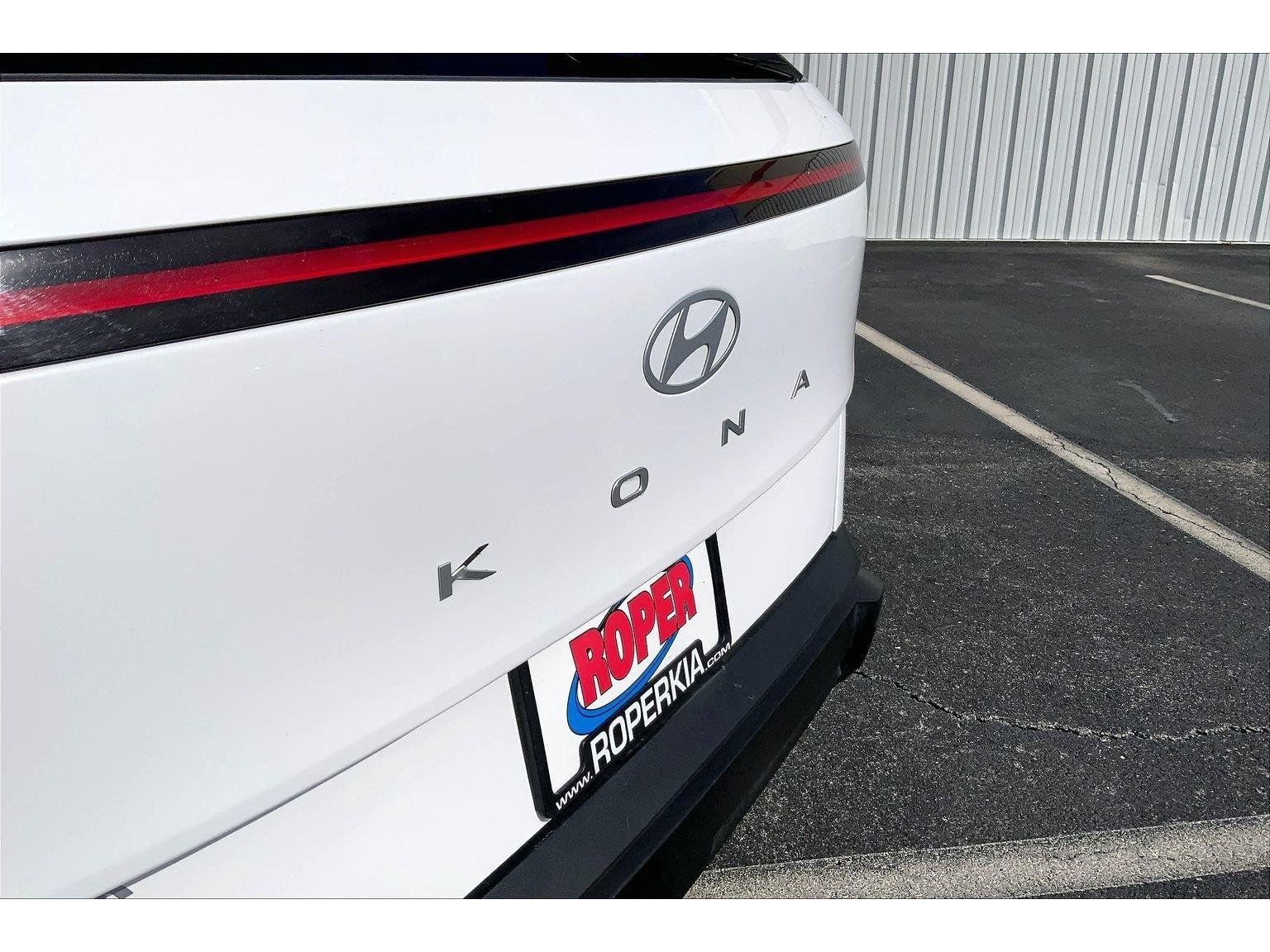 Used 2025 Hyundai Kona SEL AWD/4WD image 29