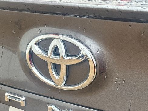 Used 2019 Toyota Camry SE image 30