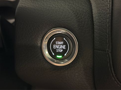 Used 2021 GMC Yukon Denali w/ Denali Premium Package AWD/4WD image 34