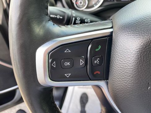 Used 2019 RAM 1500 Laramie AWD/4WD image 18