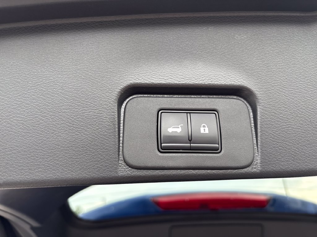 Used 2023 Nissan Rogue SV w/ SV Premium B Package FWD image 32