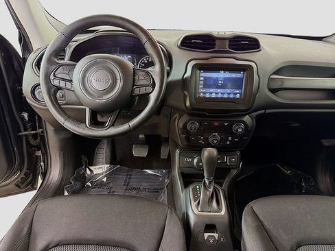 Used 2018 Jeep Renegade Altitude AWD/4WD image 29