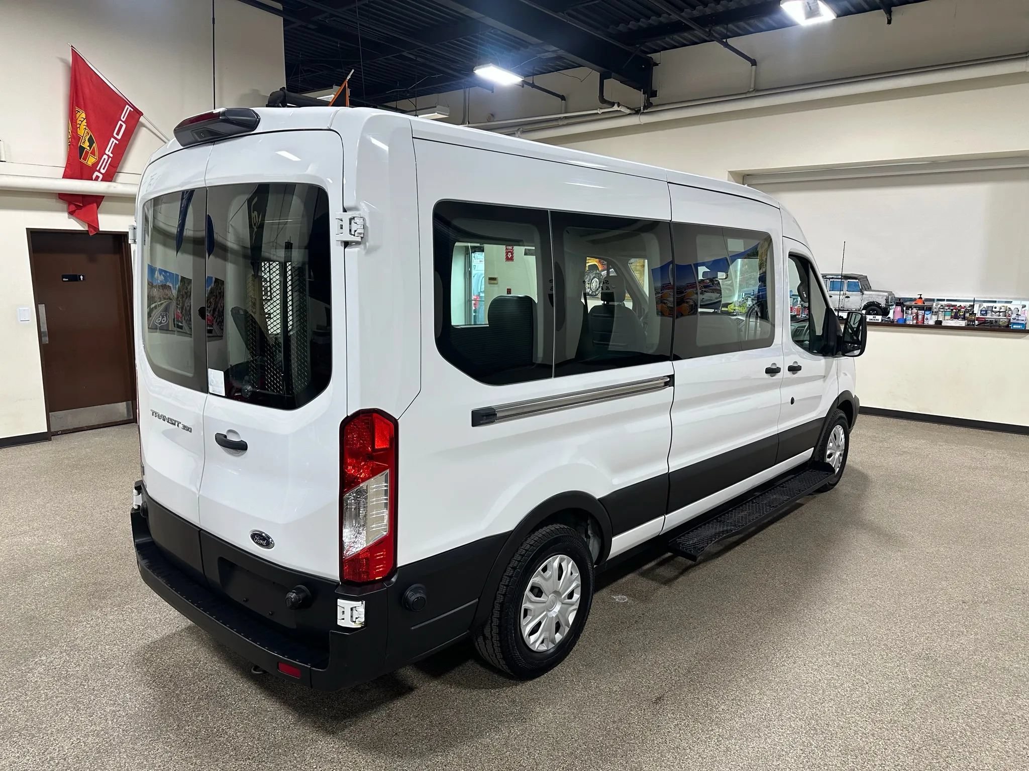 Used 2019 Ford Transit 350 XL RWD image 9