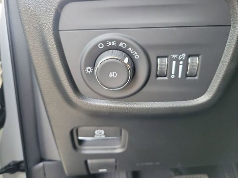 Used 2025 Jeep Grand Cherokee Summit w/ Obsidian Package image 31