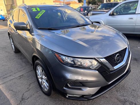 Used 2021 Nissan Rogue Sport SV image 1