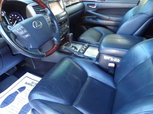 Used 2011 Lexus LX 570 Base AWD 4dr SUV image 18