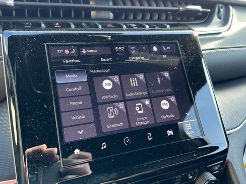 New 2025 Jeep Grand Cherokee Altitude image 30