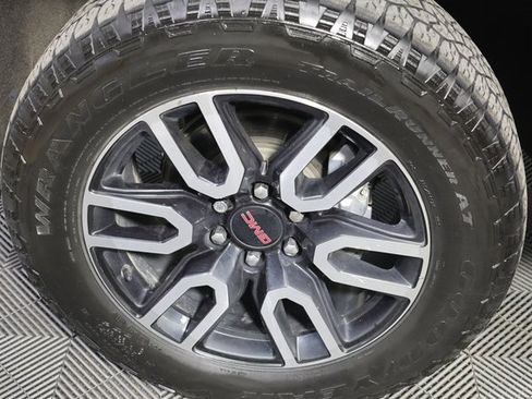Used 2021 GMC Sierra 1500 AT4 w/ Technology Package image 25