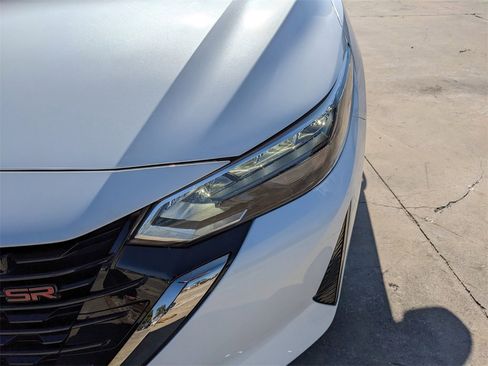 Used 2024 Nissan Sentra SR w/ SR Premium Package image 11