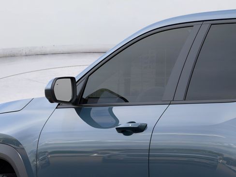 New 2027 Chevrolet Equinox LT w/ Safety and Technology Package FWD image 12