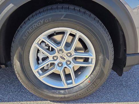 New 2026 Ford Explorer Active image 7