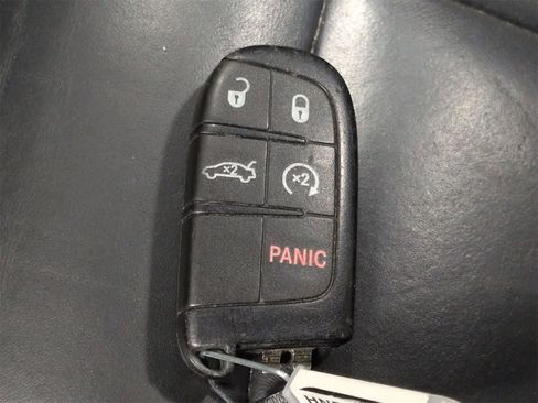 Certified 2017 Chrysler 200 Limited Platinum image 34