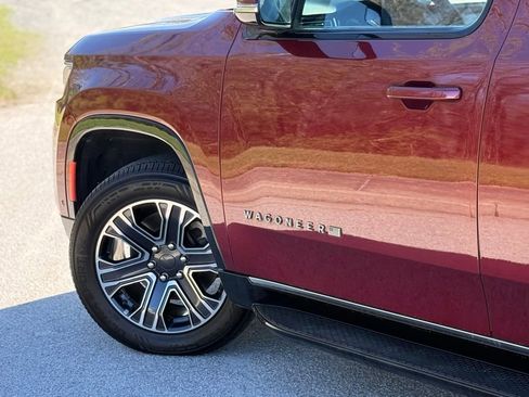 Used 2022 Jeep Wagoneer Series III w/ Flexible Seating Group image 11