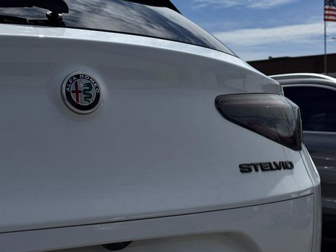 Used 2021 Alfa Romeo Stelvio Ti Sport image 8