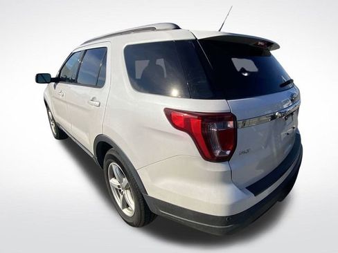 Used 2019 Ford Explorer XLT w/ Equipment Group 202A image 6