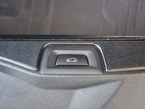 Used 2025 BMW X5 xDrive40i w/ Executive Package image 89