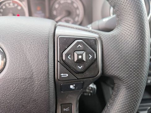 Used 2021 Toyota Tacoma TRD Sport w/ Technology Package image 16