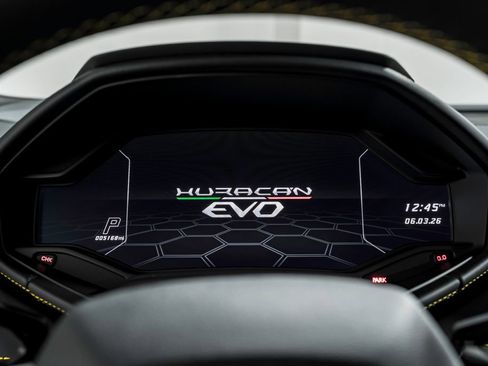 Used 2023 Lamborghini Huracan EVO image 14