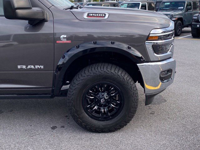 Used 2025 RAM 3500 Laramie AWD/4WD image 10