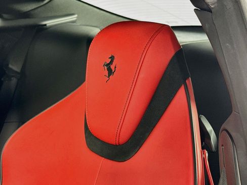 Used 2022 Ferrari Roma RWD image 25